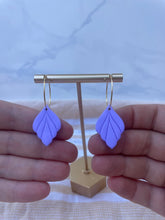 Load image into Gallery viewer, Feather Hoops &amp; Fishooks
